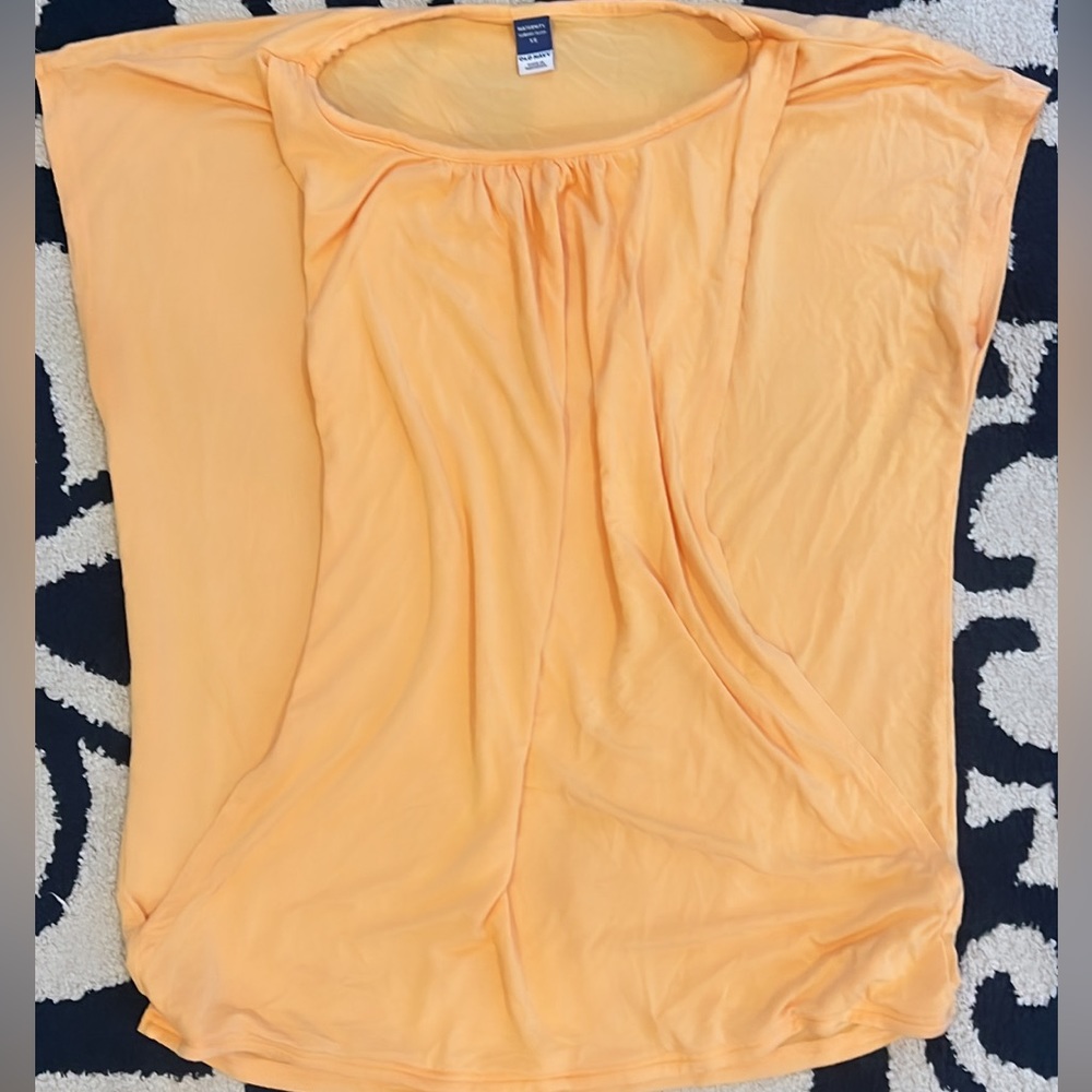 Old navy nursing shirt. Size XS
